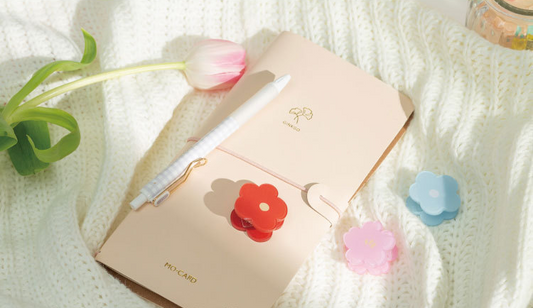 Acrylic Clips Flower Pattern 3.5cm * 3.5cm // Colourful Transparent Flower Plastic Journal Clips Multi-functional Clips